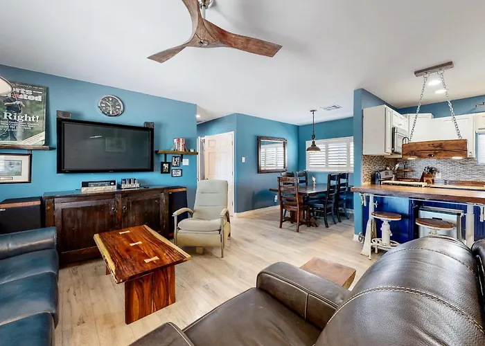 4 Mi To Dtwn: Pet-friendly Getaway In *