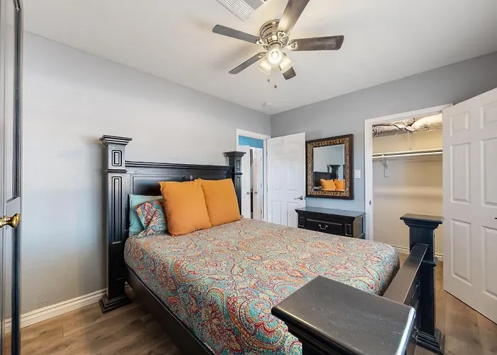 4 Mi To Dtwn: Pet-friendly Getaway In