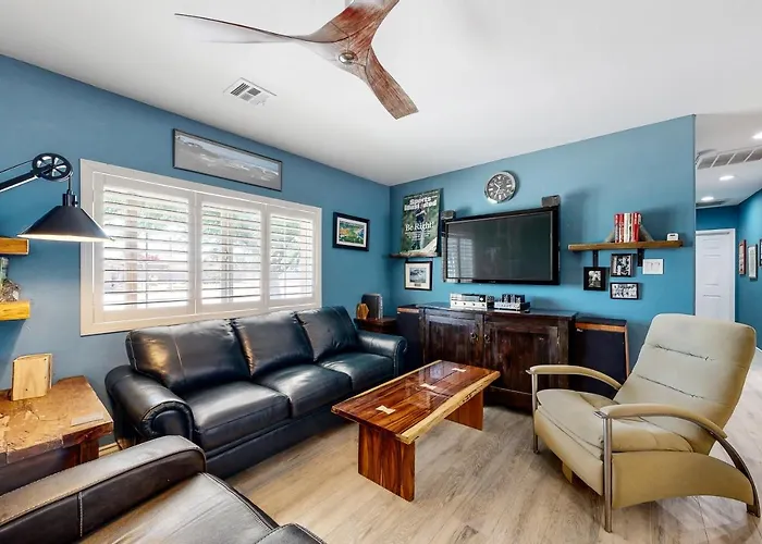 Holiday home 4 Mi To Dtwn: Pet-friendly Getaway In