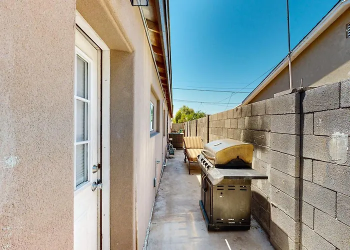 Holiday home 4 Mi To Dtwn: Pet-friendly Getaway In *